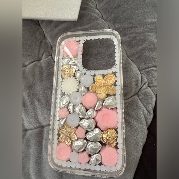 Luxury Rhinestone Rose Flower and Pearl Phone cover (iPhone 14pro cover) - Picture 3 of 6